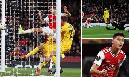 Arsenal thắng đậm, Man United lập kỷ lục đáng quên
