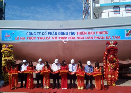 Quảng Nam hạ thủy tàu cá vỏ thép 18 tỉ đồng