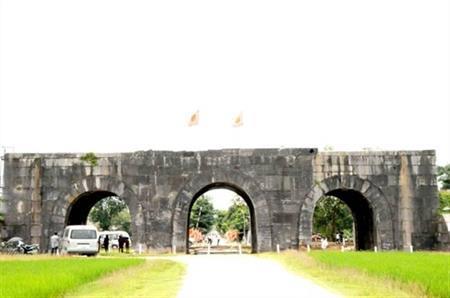 Giải mã những bí ẩn xung quanh thành nhà Hồ
