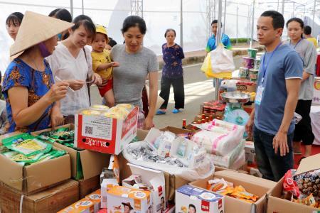 300 gian hàng trong nước và quốc tế tham dự Hội chợ Thương mại Lai Châu 2019