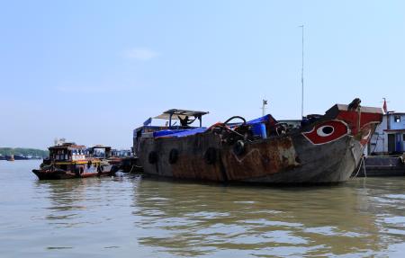 Nửa đêm truy đuổi tàu vận chuyển dầu thô không hóa đơn chứng từ