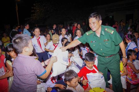 Nhiều hoạt động vui Tết Trung thu dành cho thiếu nhi biên giới