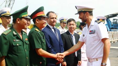 Tàu khu trục của Hải quân Pháp thăm TP Hồ Chí Minh