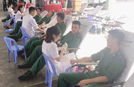 60 cán bộ, chiến sĩ BĐBP Đà Nẵng tham gia hiến máu nhân đạo