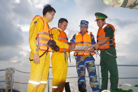 Kết hợp bảo vệ chủ quyền với bảo vệ an ninh, an toàn dầu khí trên biển