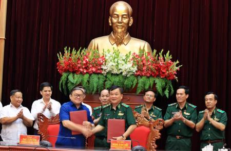 Bộ Tư lệnh BĐBP và Trung ương Hội Nông dân Việt Nam ký chương trình phối hợp giai đoạn 2019-2025