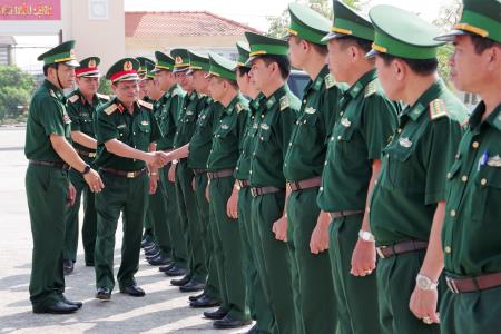 Thượng tướng Nguyễn Phương Nam thăm, chúc tết BĐBP Cà Mau