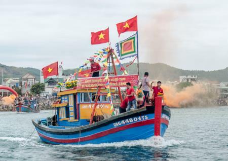 Mở biển đầu Xuân