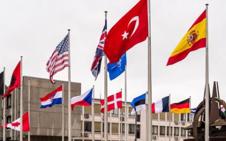 NATO chuẩn bị ứng phó với làn sóng dịch Covid-19 thứ hai