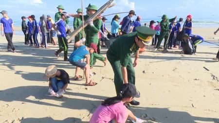 BĐBP Thừa Thiên Huế, Bình Định ra quân làm sạch môi trường