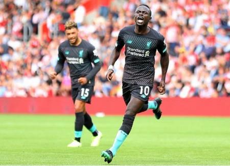 Man City bị VAR "gieo sầu", Liverpool và Arsenal thắng trận thứ 2 liên tiếp