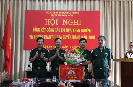 Tổ chức có hiệu quả các cuộc vận động, xây dựng điển hình tiên tiến