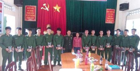 “Tôi làm thơ là để yêu lính Biên phòng”