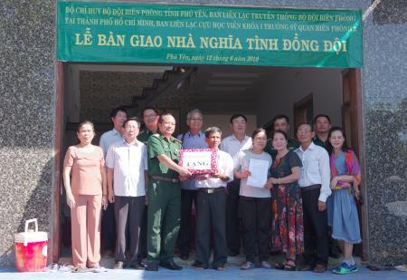 Bàn giao nhà "Nghĩa tình đồng đội" cho cựu học viên Trường Sỹ quan Biên phòng 2