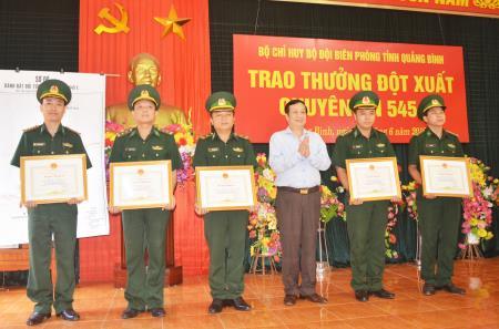 Trao thưởng cho Ban Chuyên án 545L