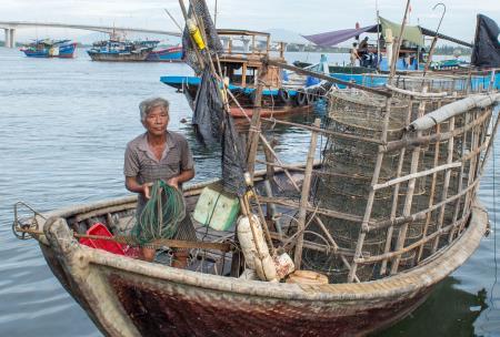 Kinh nghiệm của lão ngư trọn đời với biển cả