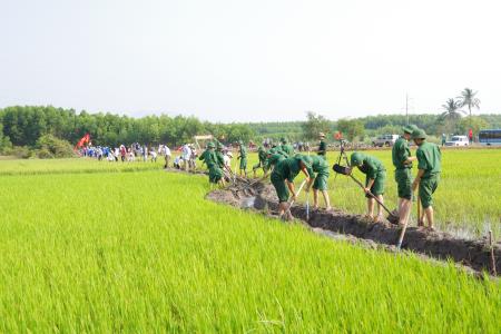 BĐBP Bình Thuận: Ra quân hưởng ứng phong trào làm thủy lợi nhỏ