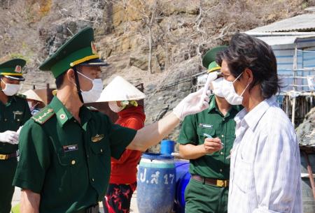 Các đơn vị Quân đội và cư dân đảo Hòn Chuối chủ động phòng, chống dịch Covid-19
