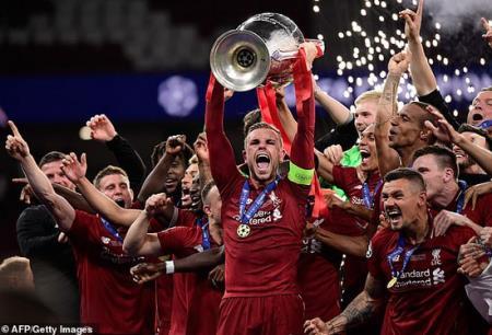 “Phượng hoàng” tung cánh, Mohamed Salah đi vào lịch sử