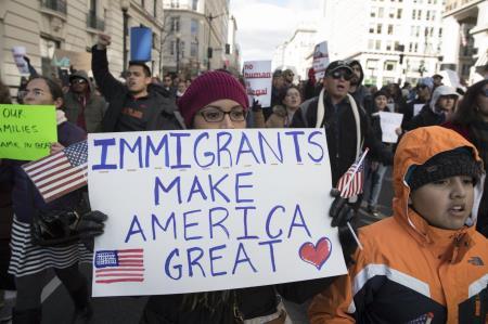 Tổng thống Donald Trump và sắc lệnh quotđóng cánh cửa vào Mỹquot