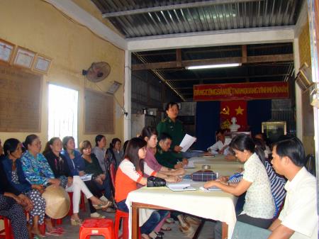 Những “bóng hồng” trên đường biên, cột mốc