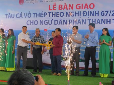 Bàn giao tàu vỏ thép hiện đại cho ngư dân Phú Yên