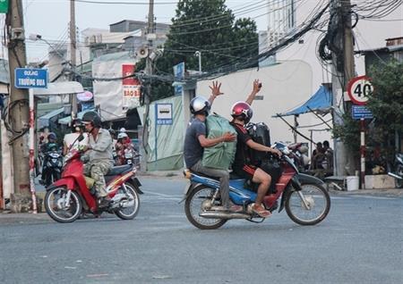 Lần theo dòng chảy thuốc lá lậu