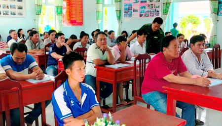 Tuyên truyền Luật Thủy sản cho ngư dân biên giới biển Bạc Liêu