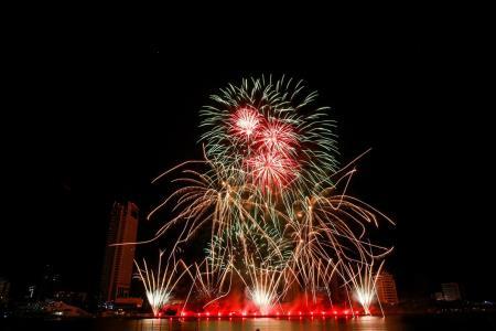 Đội pháo hoa Italy giành chiến thắng trong đêm chung kết DIFF 2017
