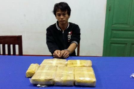 "Cất vó" đối tượng vận chuyển 32.000 viên ma túy tổng hợp