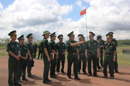 Thiếu tướng Lê Thái Ngọc kiểm tra công tác bảo vệ biên giới tại Bình Phước