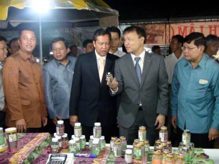 450 gian hàng tham gia Hội chợ Thương mại Quốc tế Tịnh Biên-An Giang năm 2016