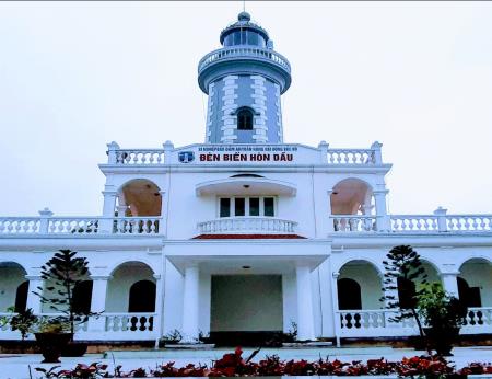 Dấu tích ngọn hải đăng hơn 100 năm tuổi trên đảo Hòn Dấu