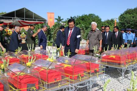 Truy điệu, an táng 141 hài cốt liệt sĩ, quân tình nguyện Việt Nam hy sinh tại Campuchia
