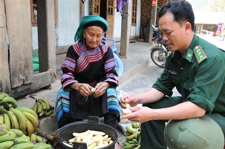 Bản Lầu - Đi lên từ "Bốn không"