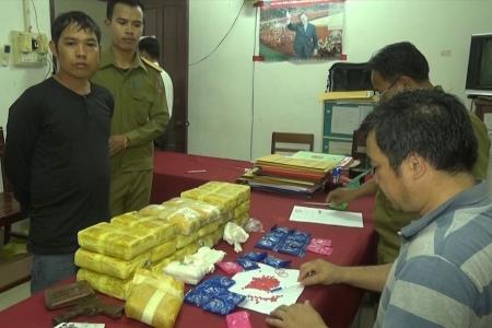 Bắt đối tượng vận chuyển hơn 100.000 viên ma túy tổng hợp