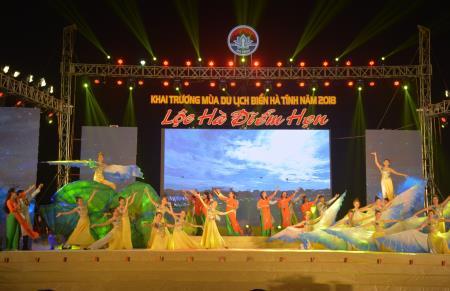 Hà Tĩnh khai trương mùa du lịch biển năm 2018