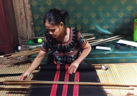 Thổ cẩm A Bung đang hồi sinh
