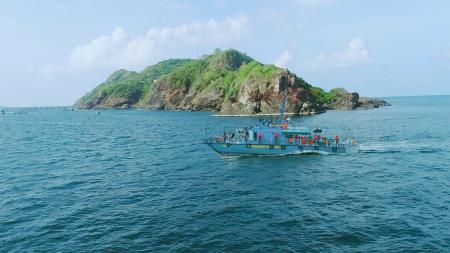 Đón Xuân trên ngọn sóng