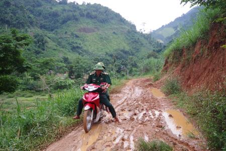 Thầy thuốc của bản làng