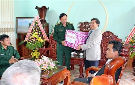 Xứng đáng với niềm tin yêu của nhân dân