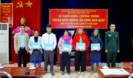 Nhiều hoạt động ý nghĩa trong chương trình "Xuân Biên phòng ấm lòng dân bản" tại xã Nậm Chảy