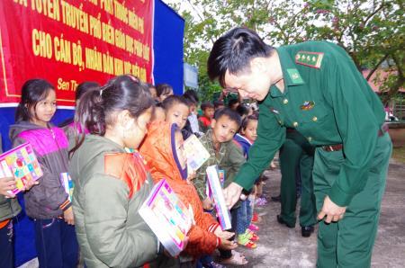 Nghĩa tình quân dân trên biên giới Sen Thượng