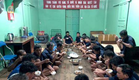 Cứu sống 30 ngư dân Quảng Nam gặp nạn trên biển