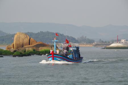 Vạn chài Mỹ Á vững tin bám biển ngày khai chánh