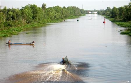 Tạo sinh kế cho dân để xóa điểm nóng buôn lậu ở biên giới Tây Nam