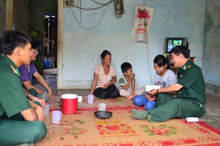 Chăm lo giúp đỡ học trò nghèo khu vực biên giới Đắk Lắk