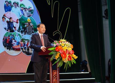 Nhìn lại 20 năm lũ lớn khu vực miền Trung: “Kết chặt tay, xây đời mới”