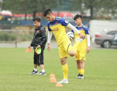 Quang Hải dính chấn thương, Văn Hậu muốn được thi đấu ở châu Âu