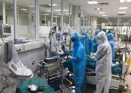 Đảm bảo 100% người dân mắc Covid-19 được điều trị miễn phí